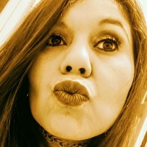 Meet your Posher, Zoe